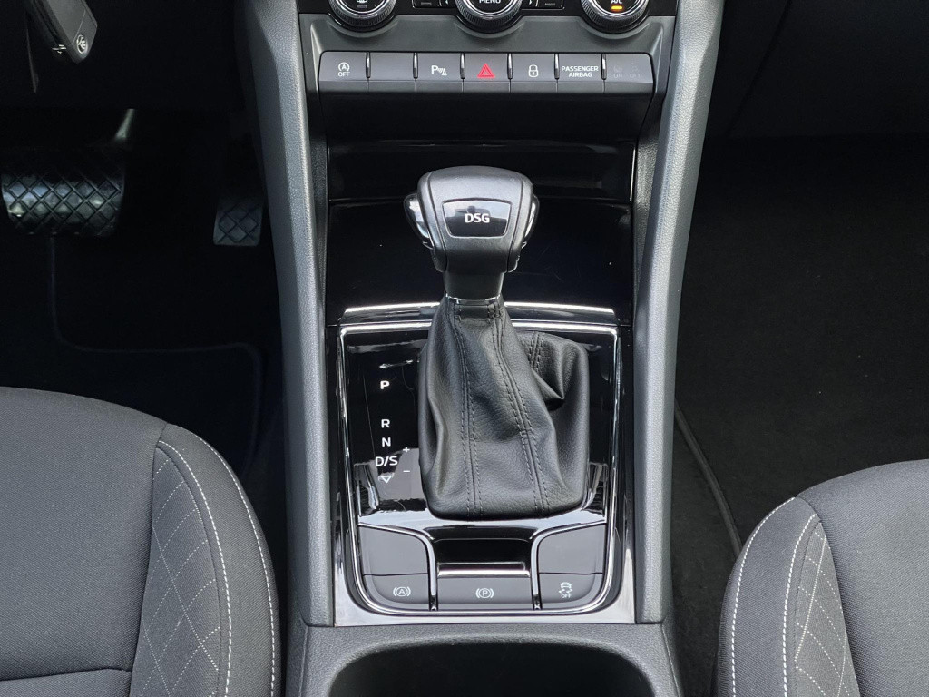 Skoda Karoq 1.0 tsi clever edition | trekhaak | apple carplay/android auto 