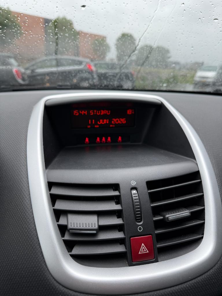 Peugeot 207 1.4 look - airco - nieuwe koppeling