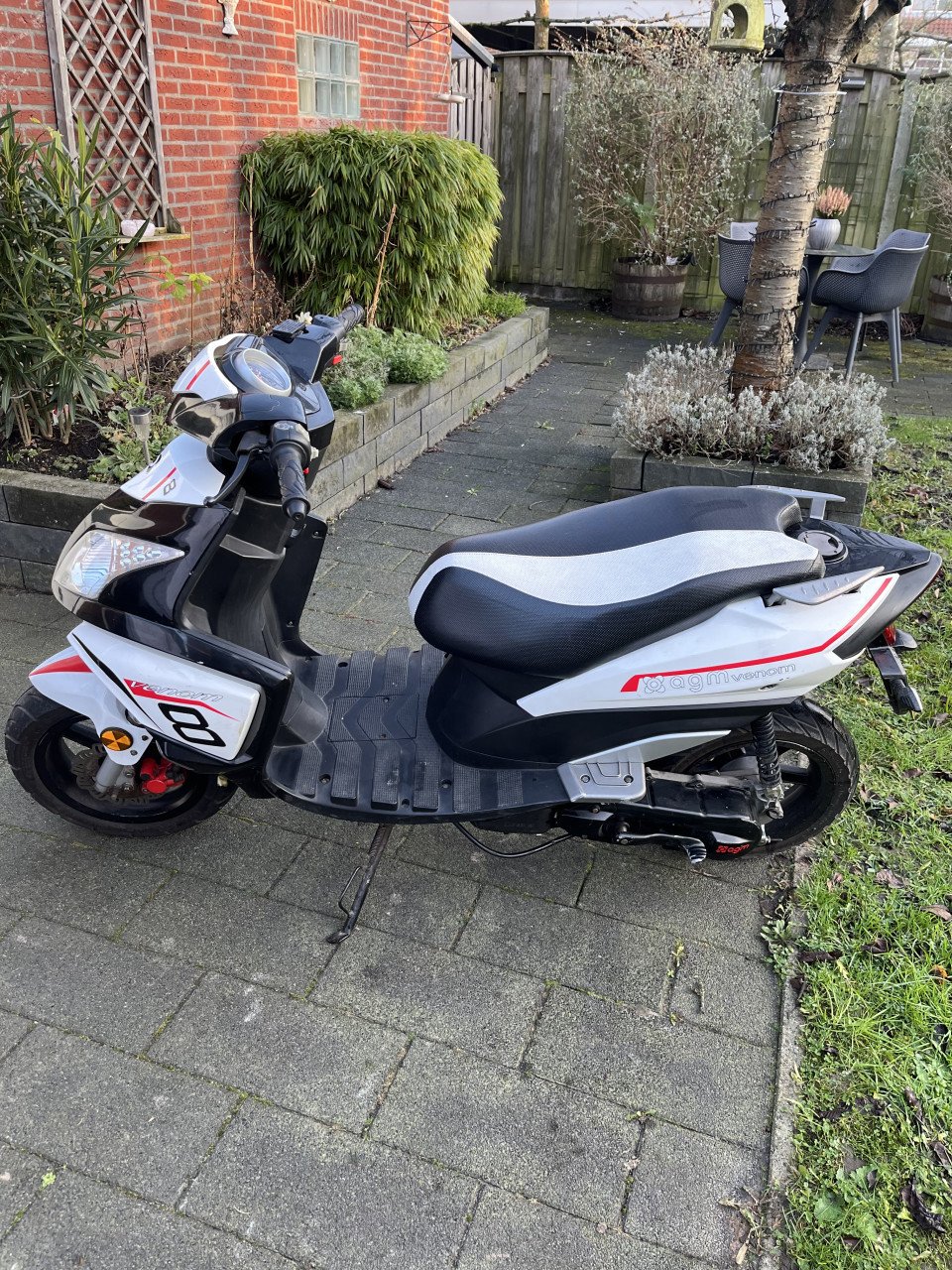 AGM Venom 2 takt