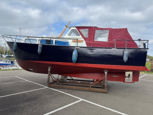 Stalen Braassem motorkruiser 9,8meter x 3,2 x 0,80 electrische boegschroef