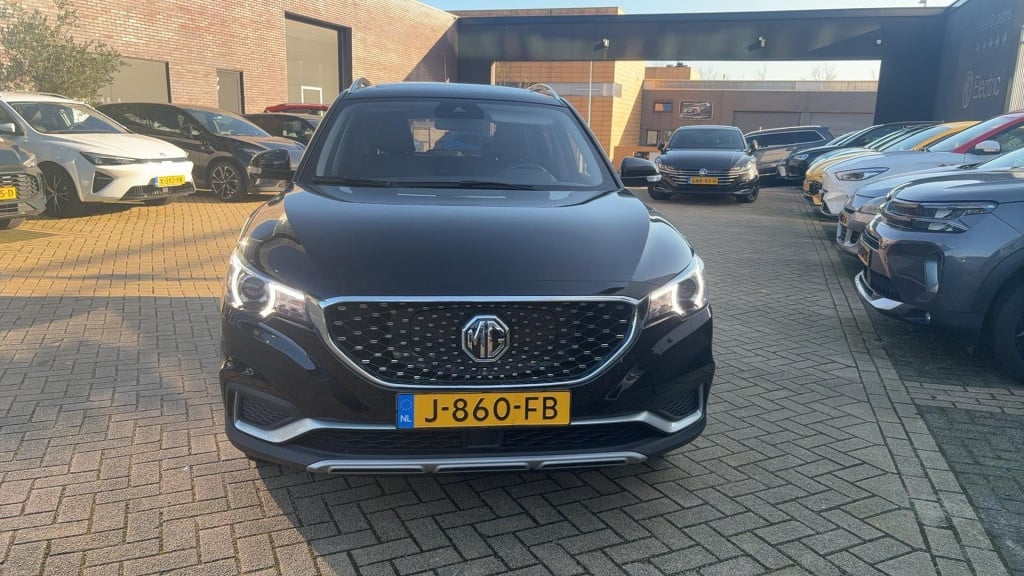 MG Zs-ev mg luxury 45 kwh