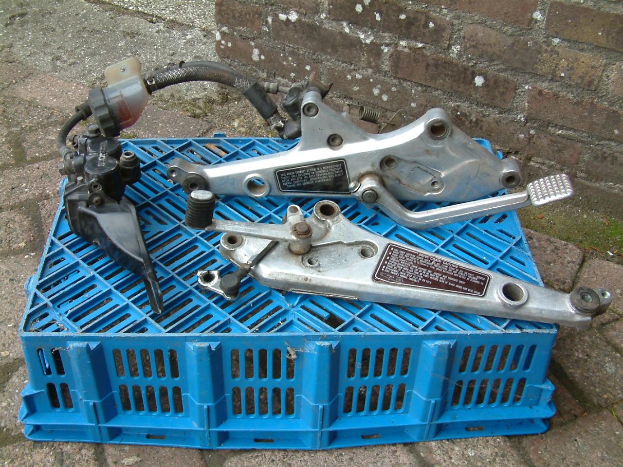 Schets platen met bediening  rempomp schakel- pook