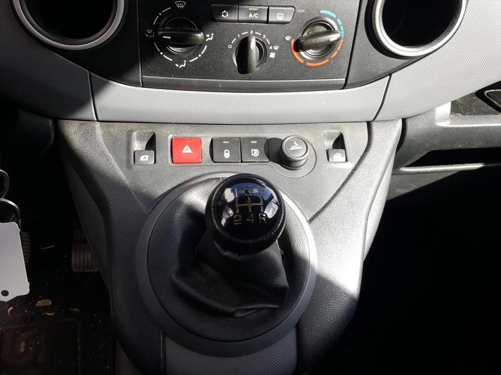 Peugeot Partner navteq gb 120 l1 1.6 e-hdi 16v 90pk 2-zits navigatie | acht