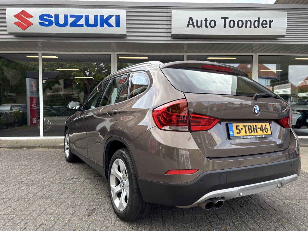 BMW X1 sdrive20i chrome line