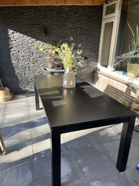 Zwarte eettafel hout