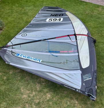 9,8m2 Neilpryde RS4 + 530 carbon mast + 28 mastverlenger