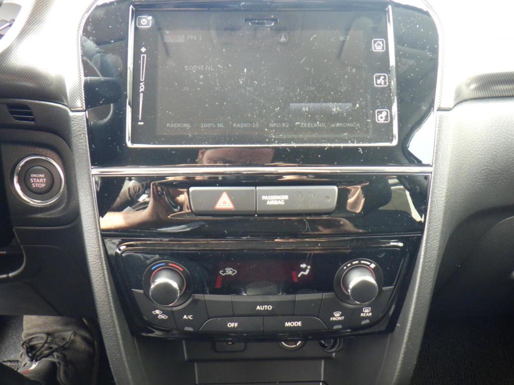 Suzuki Vitara 1.5 hybrid style