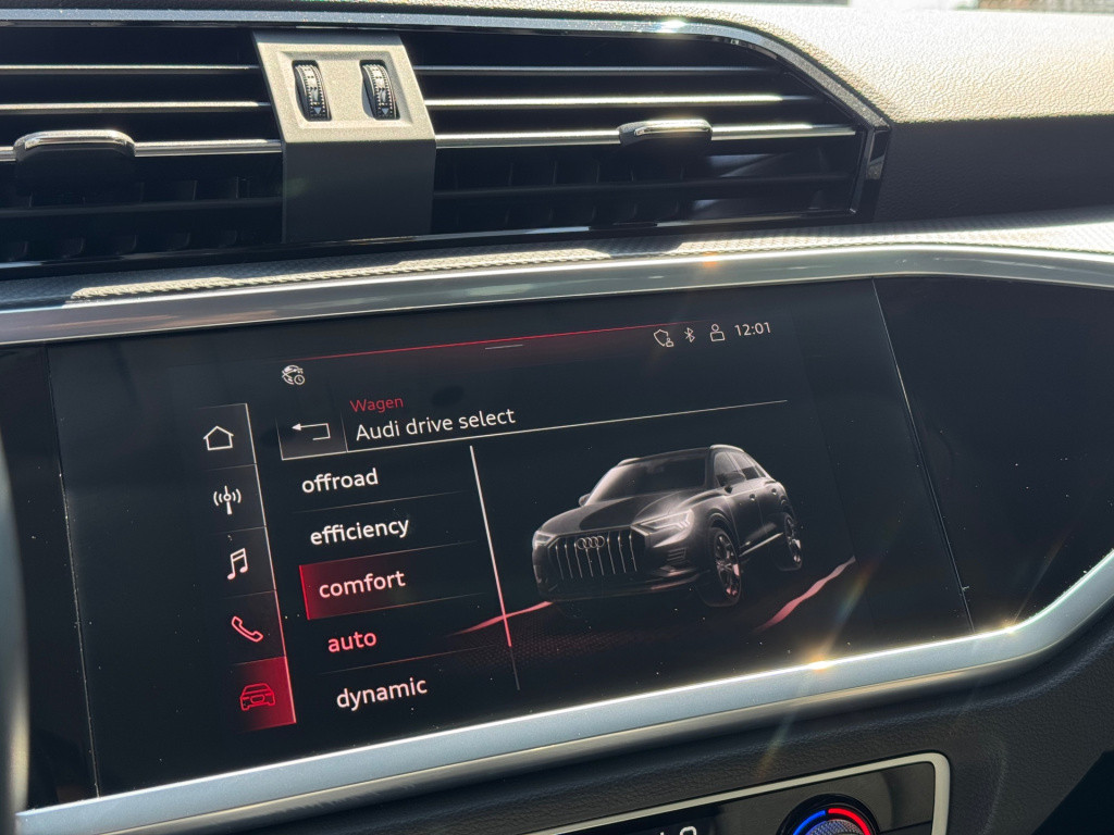Audi Q3 35 tfsi advanced * matrix led * keyless * trekhaak