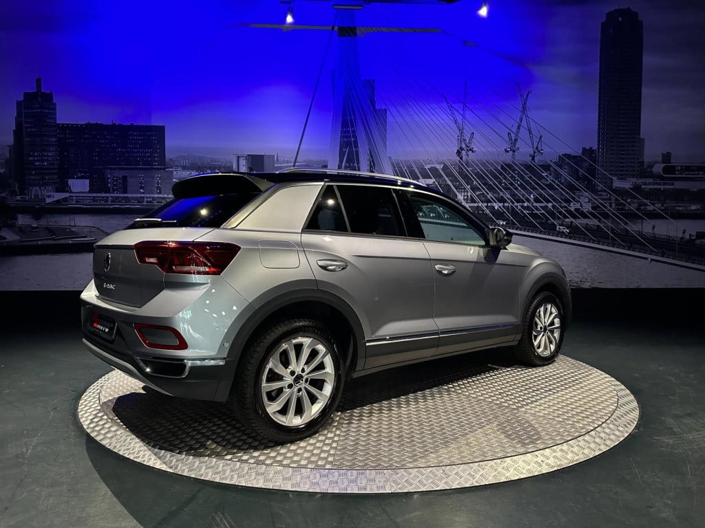 Volkswagen T-roc 1.5 tsi style*led*virtual*dab+*pdc v&a*trekhaak*navi*appco