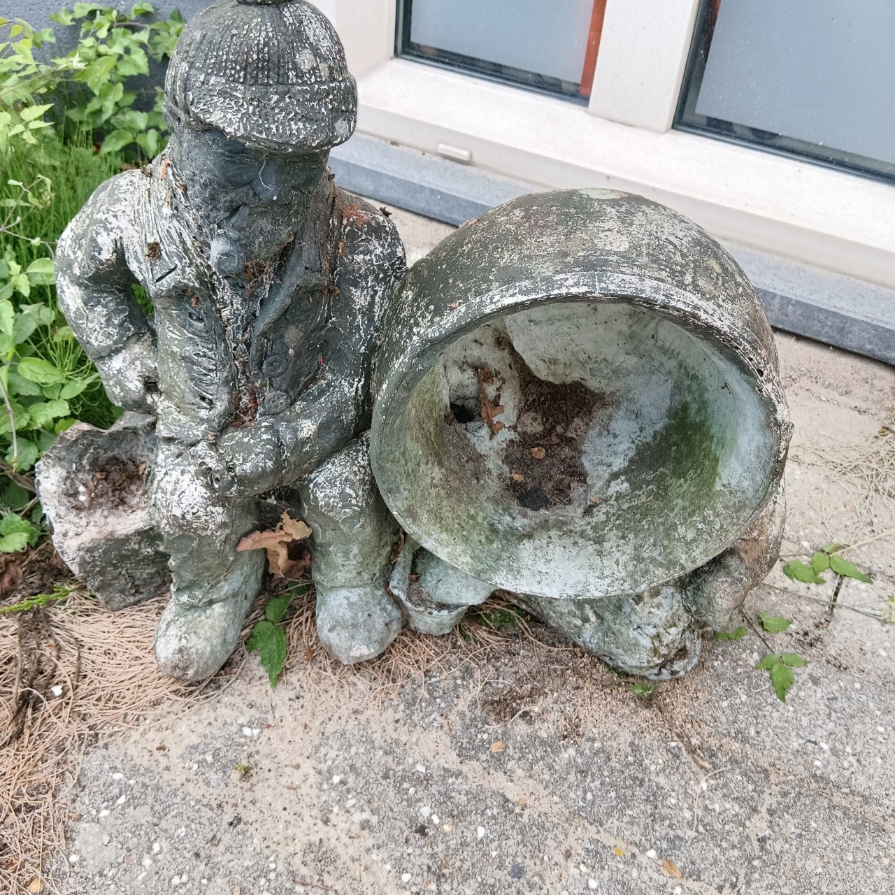Vijver ornament of tuin ornament visser