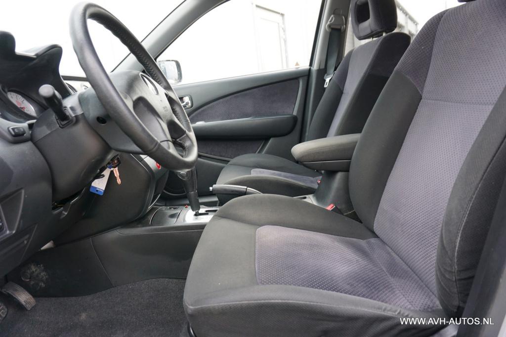 Mitsubishi Outlander 2.4 intense 4wd automaat