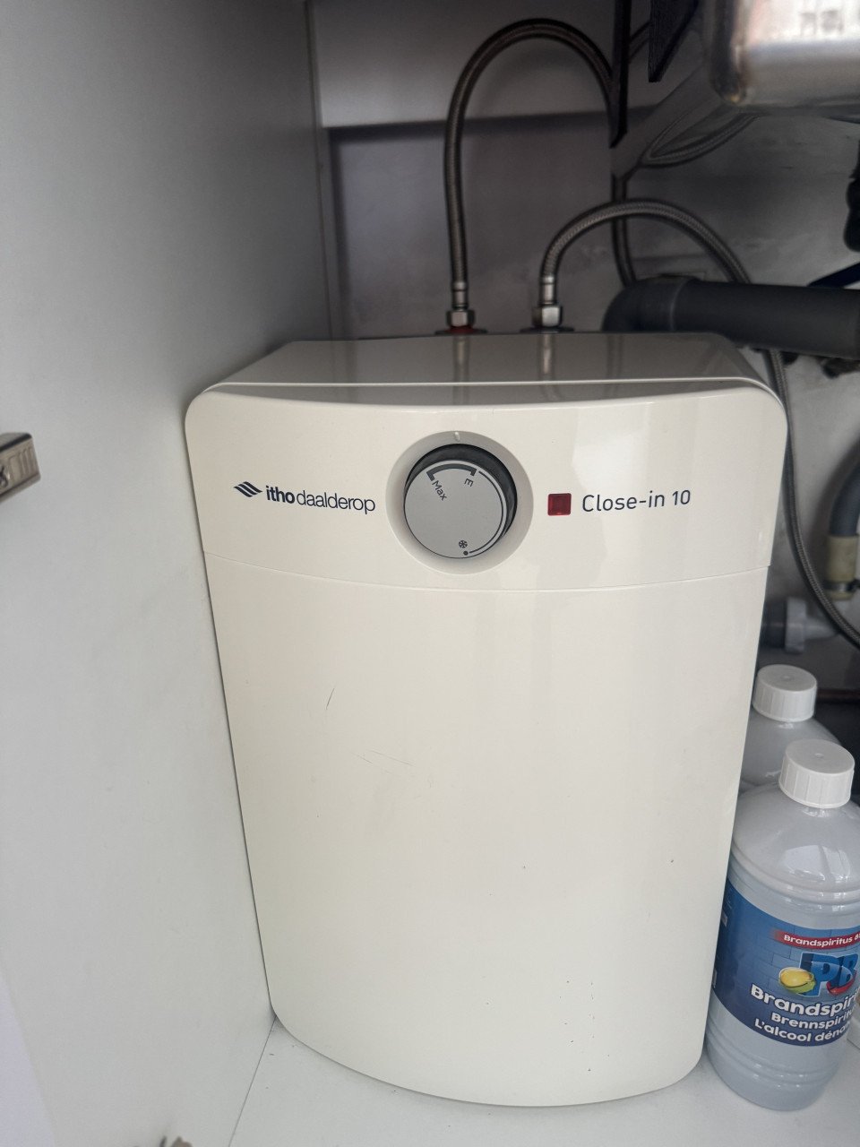 Warmwater boiler.