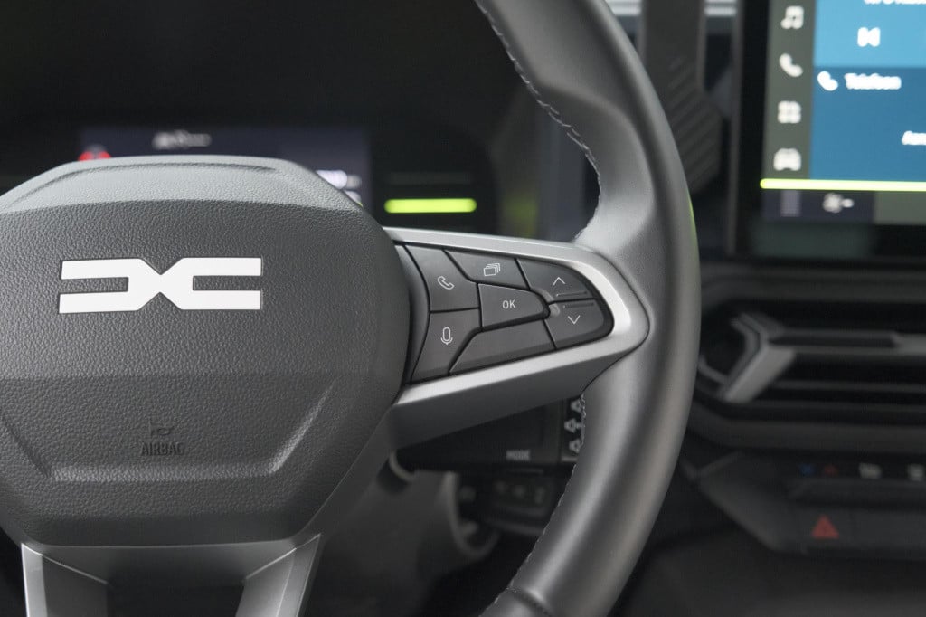 Dacia Duster mild hybrid 130 expression | camera | stoelverwarming | apple 