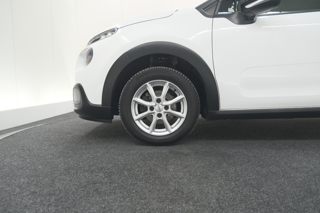 Citroen C3 puretech 82 feel | apple carplay | climate control | 15 inch lic