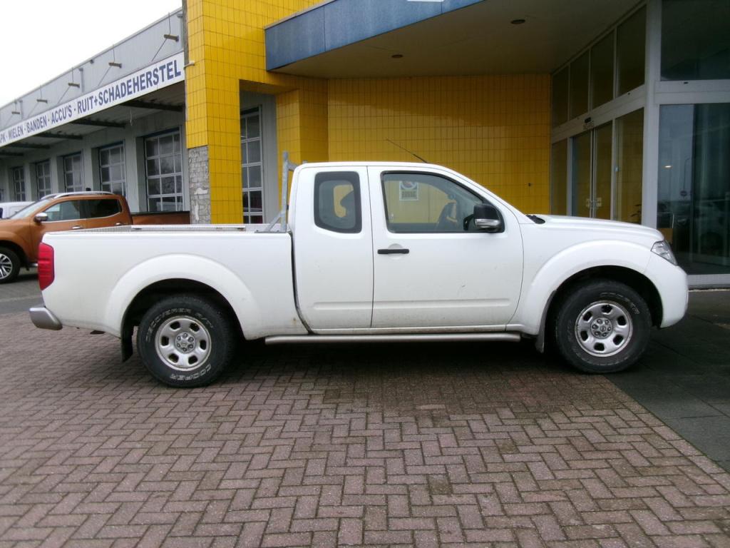Nissan Navara 2.5 dci euro-5 airco190pk 4wd king-cab, tr.h.