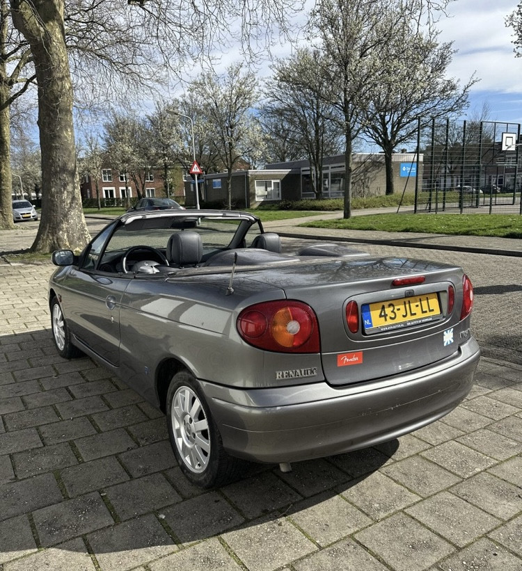 Renault Megane 1,4i cabrio softdak APK 05/2025 tuning