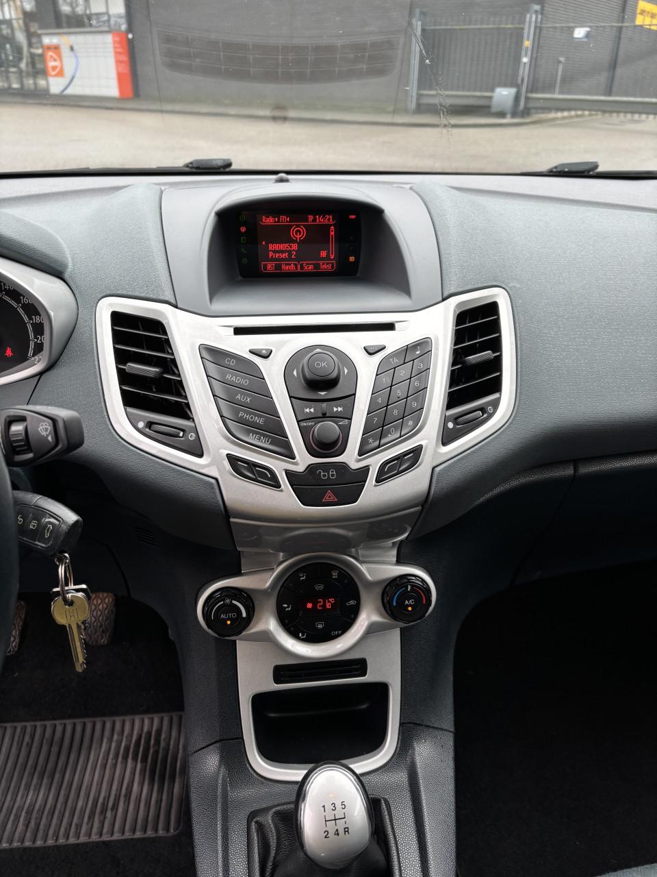 Ford Fiësta 1.25 60KW 5DR 2010 Zwart