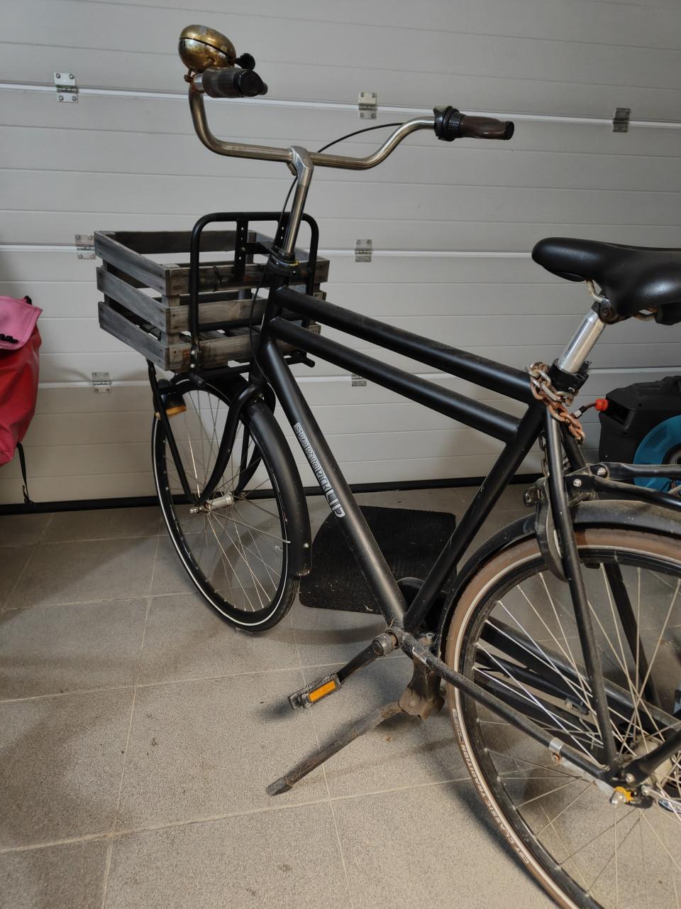 Heren stadsfiets met krat te koop