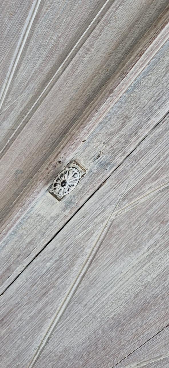 Kast (houten kast met legplanken)