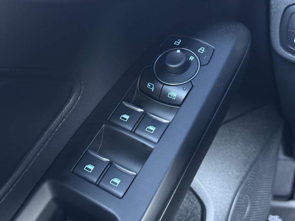 Ford Focus wagon 1.0 ecoboost hybrid st line x | leder interieur | draadloo