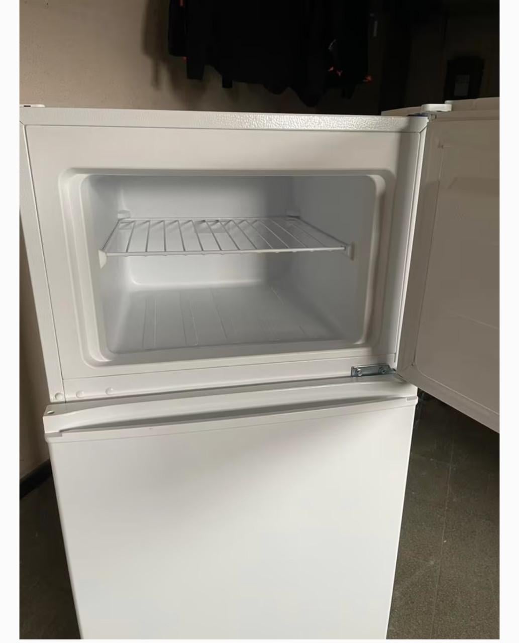 Siemens Koelkast met vriezer 140x56x60 cm. HBD.