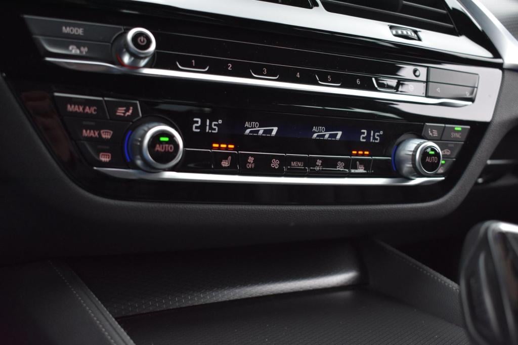 BMW 5 Serie touring 520i m-sport | laserlight | nap | dealer onderhouden | 