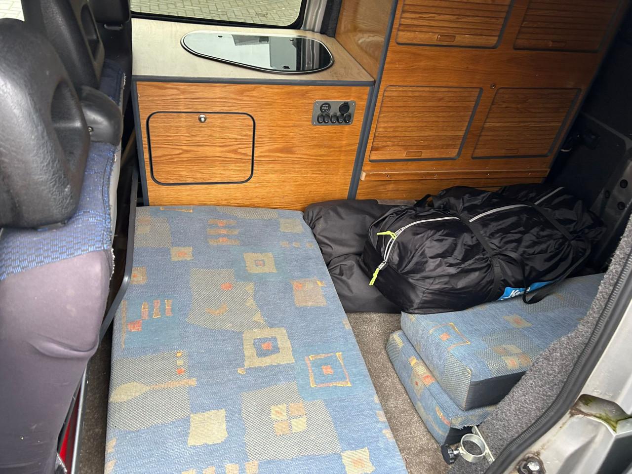 Citroen Jumpy Rechts Gestuurd Compleet met Tent en Keuken en Matras
