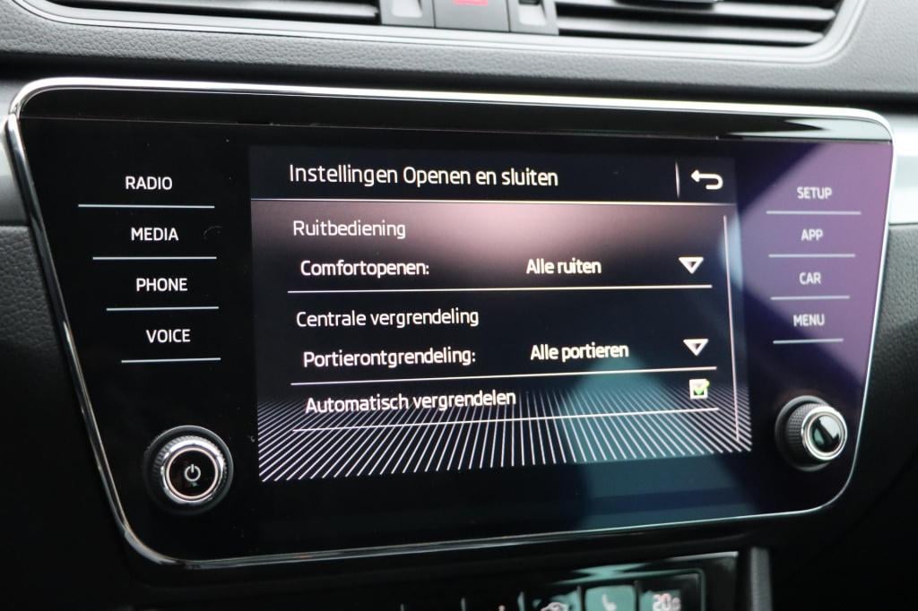 Skoda Superb combi 1.4 tsi act style business