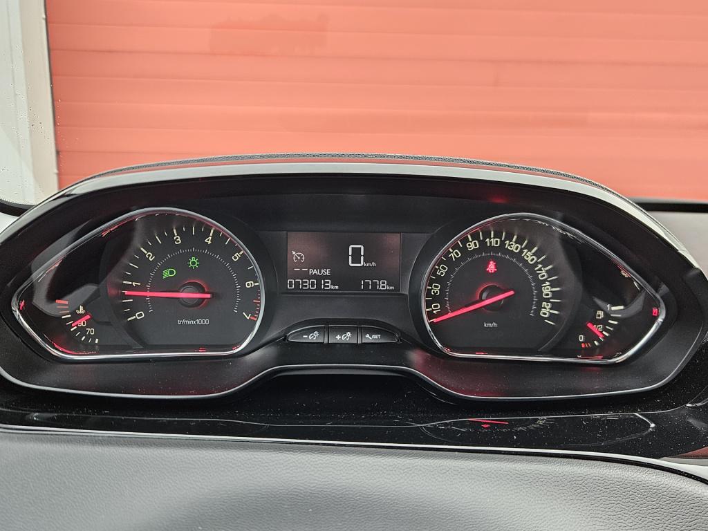 Peugeot 208 1.2 puretech style | cruisec.