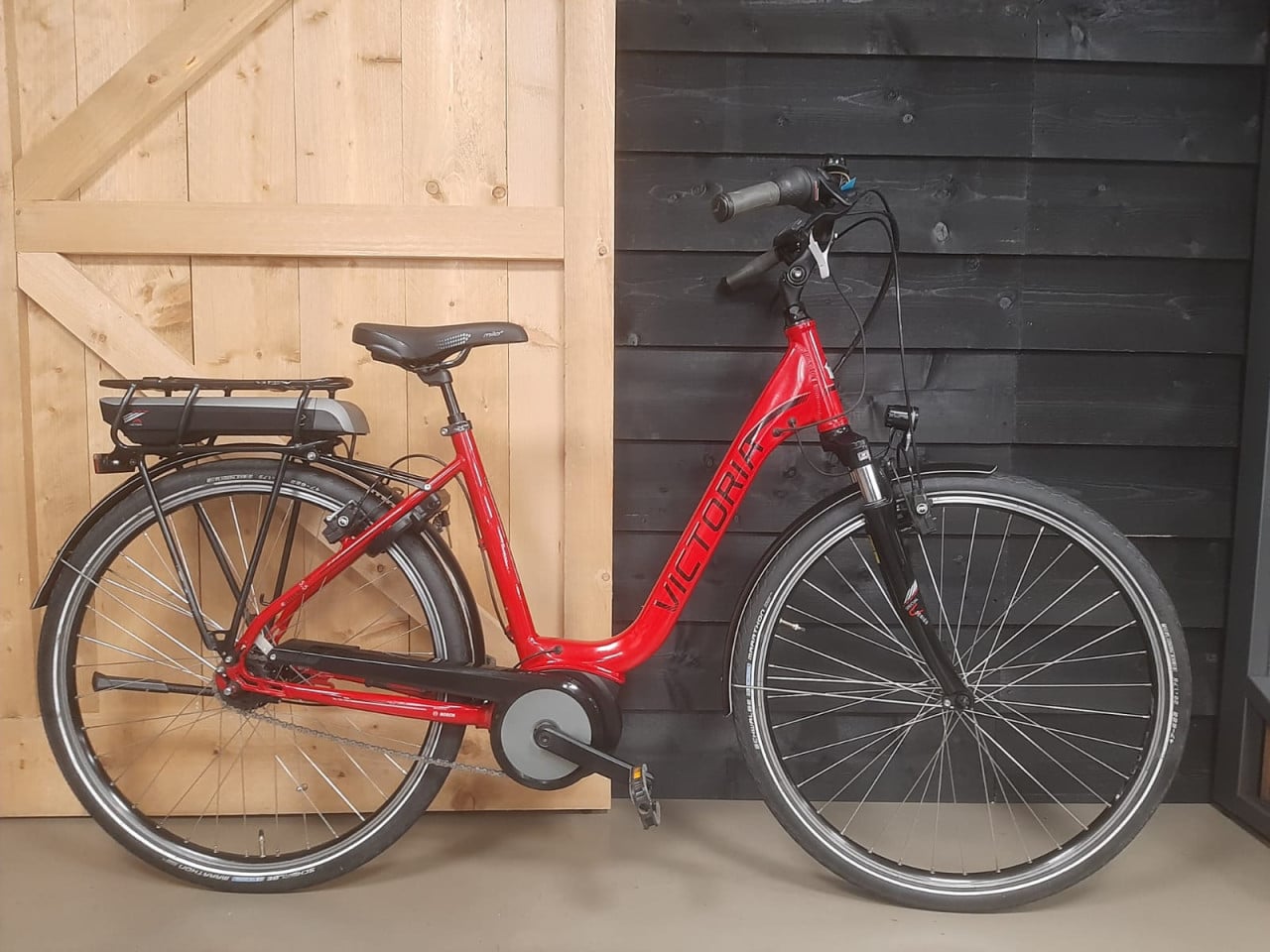 Nette Victoria e-trekking 5.5 met Bosch motor en 300Wh accu