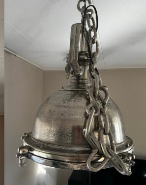 2 industriële PTMD hanglampen