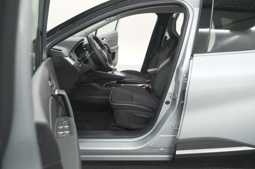 Renault Captur mild hybrid 140 edc techno | camera | 9.3 inch scherm | appl