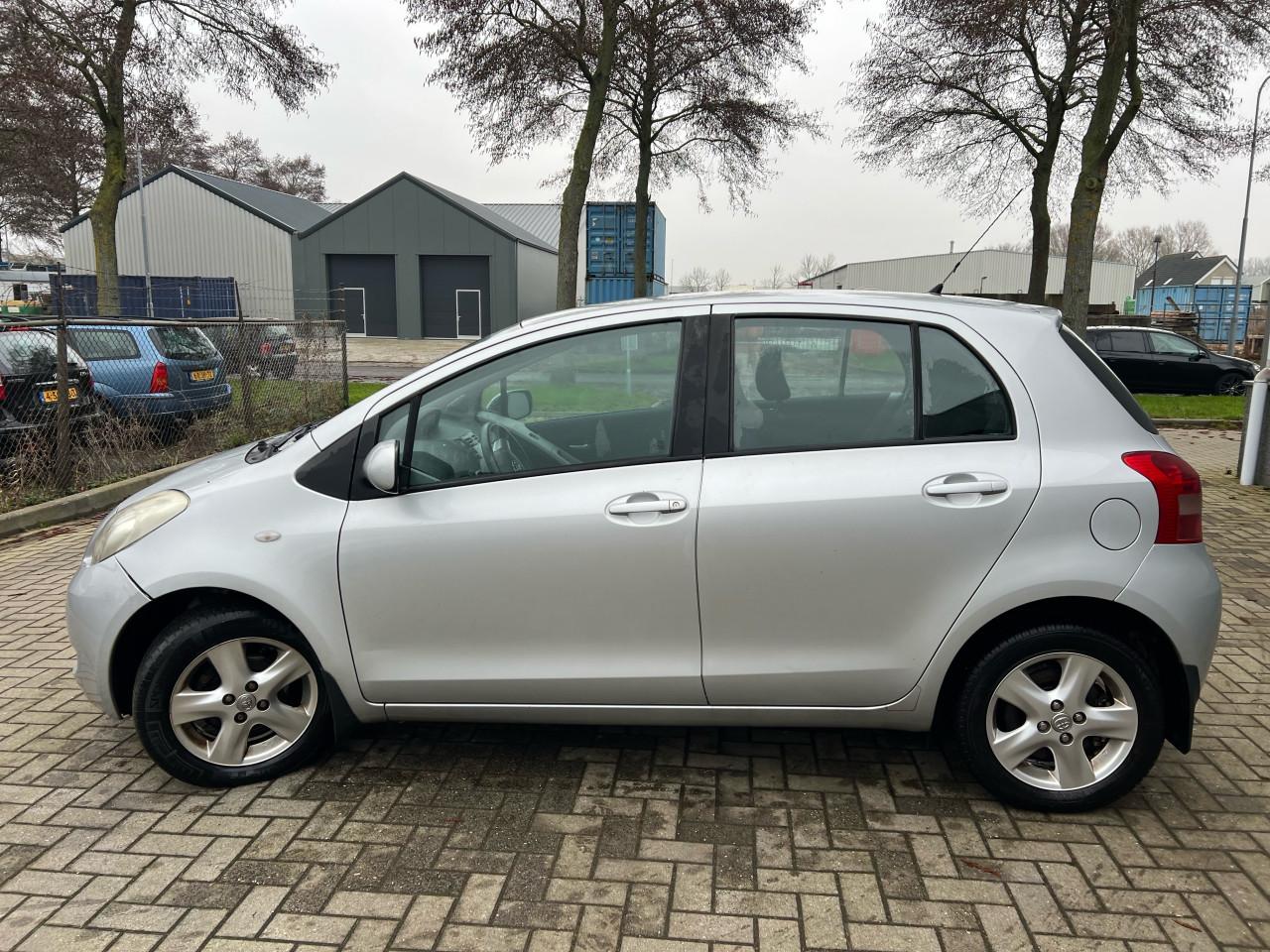 Toyota Yaris 1.3VVTi Luna 73.739KM Automaat