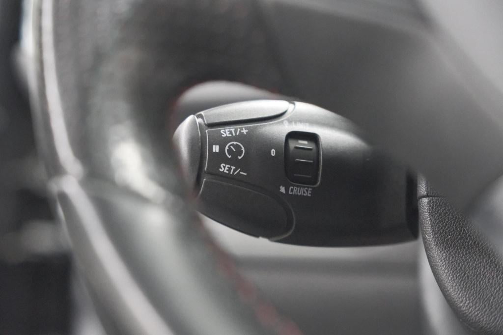 Peugeot 2008 puretech 110 eat6 gt | trekhaak | camera | panoramadak | apple