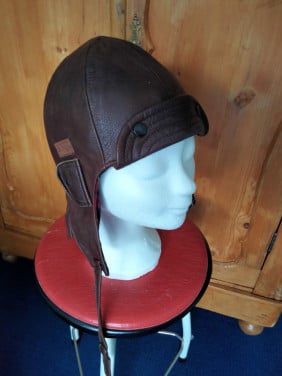 Pilotenjack met cap.
