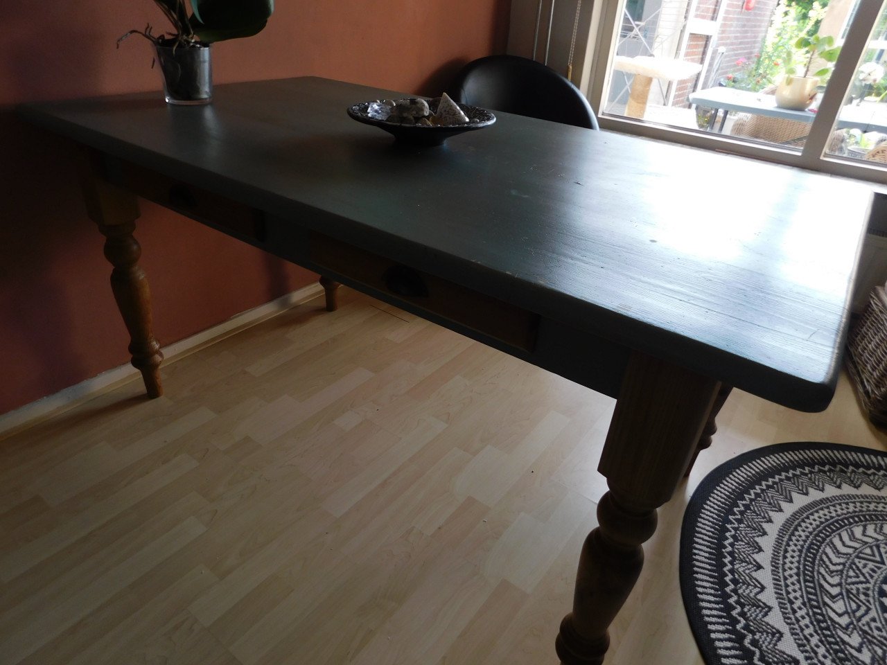 Authentiek landelijk eettafel.