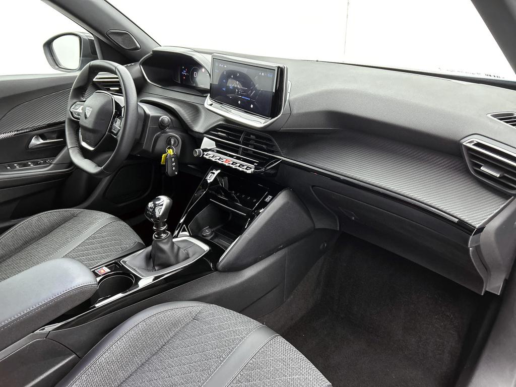 Peugeot 2008 100 pk allure | rijklaar | parkeersensoren rondom | apple carp