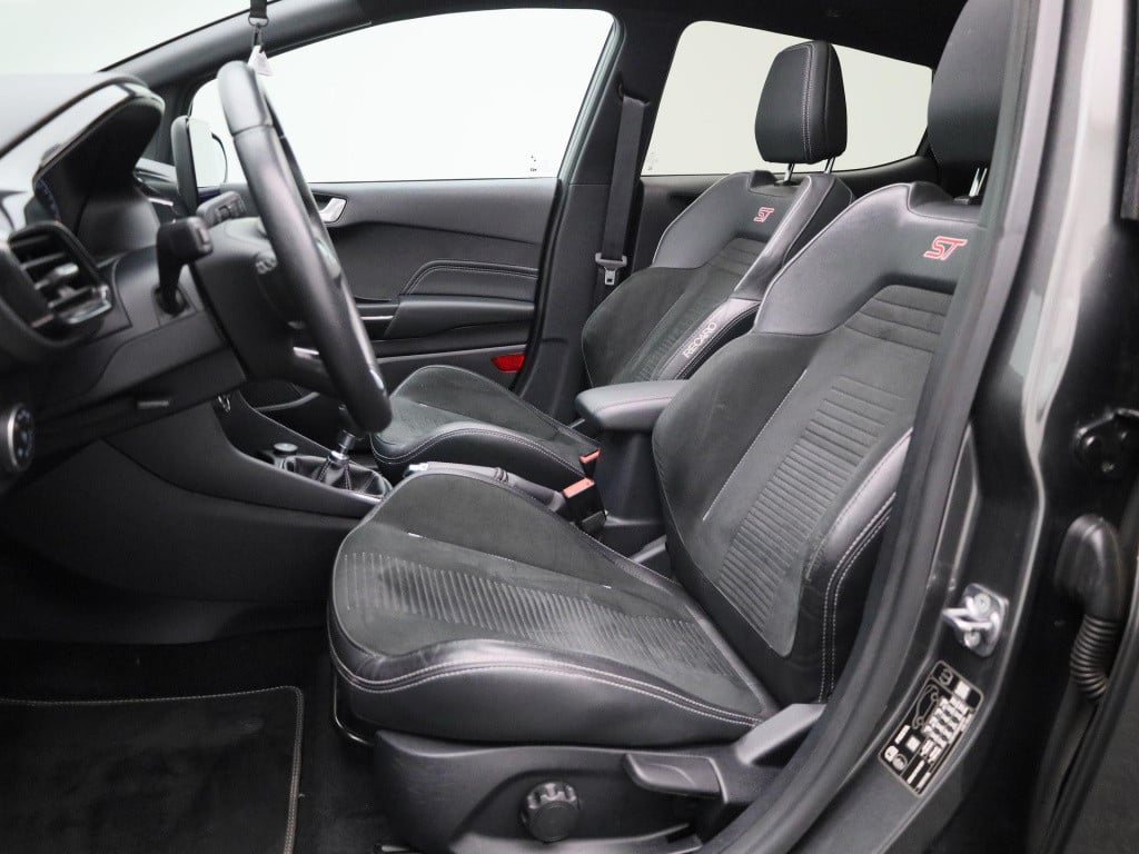 Ford Fiesta 1.5 ecoboost st-3 panoramadak | winterpack | b&o soundsystem | 
