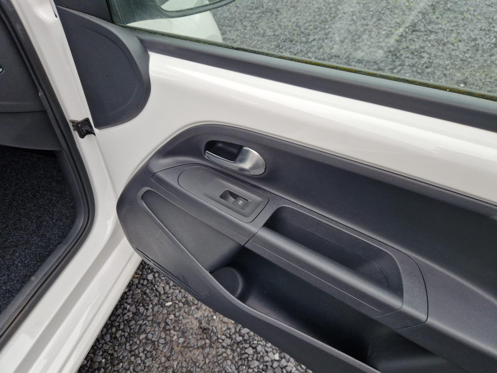 Volkswagen UP! 1.0 move up! bluemotion | airco