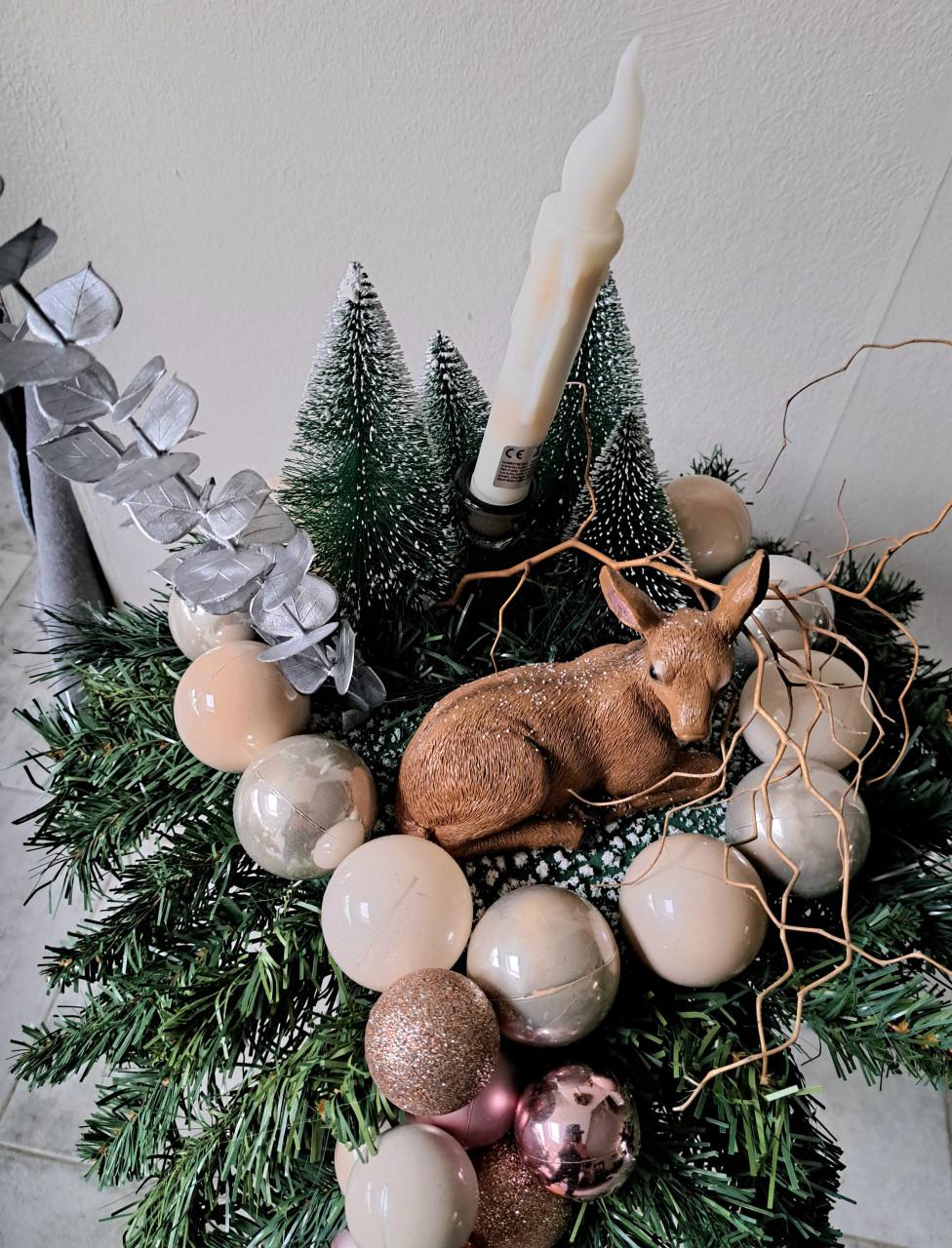 Kerst kunstbloemstuk