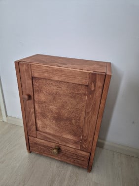 Te koop, kastje.