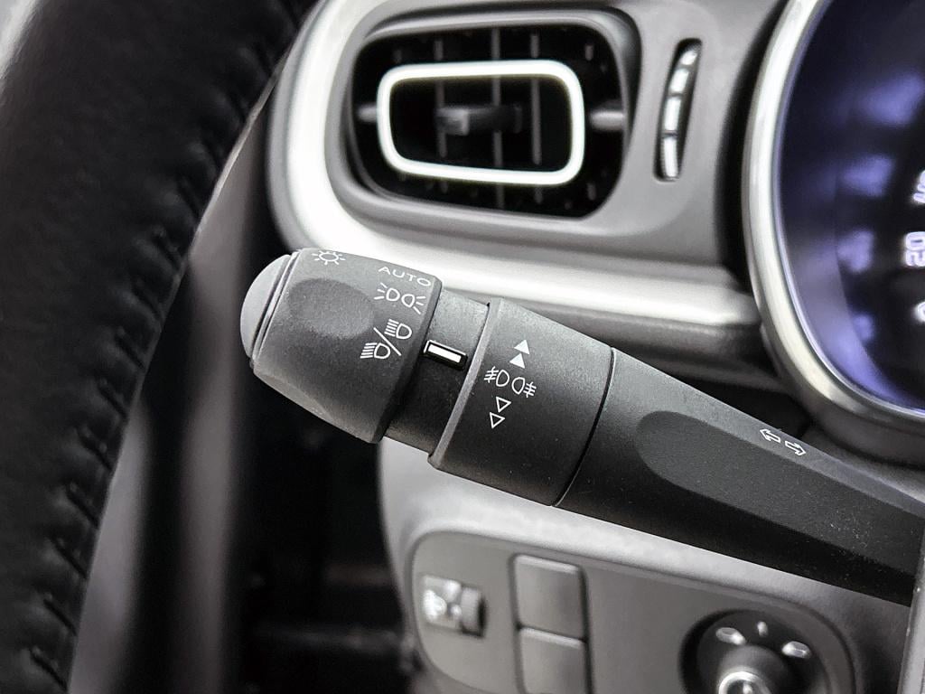 Citroen C3 83 pk shine | rijklaar | 17" lmv | camera | navigatie |