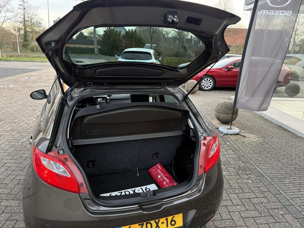 Mazda 2 1.3 silver edition