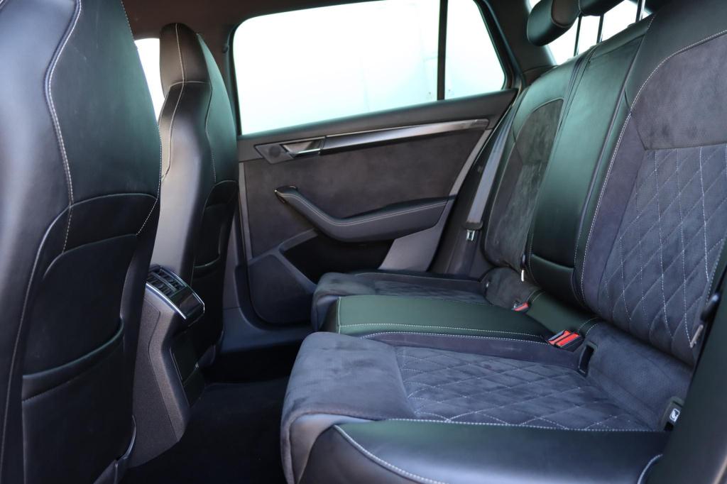 Skoda Superb combi 1.4 tsi iv sportline business 218pk dsg6 | memory | trek