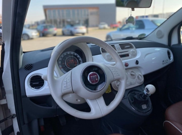 Te koop: Fiat 500 1.2 C 2008 rood gemarmerd/wit. Heel speciaal en uniek!
