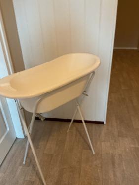 Kinderbad met onderstel