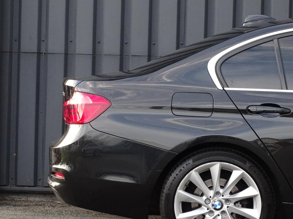 BMW 3-serie 330e luxury