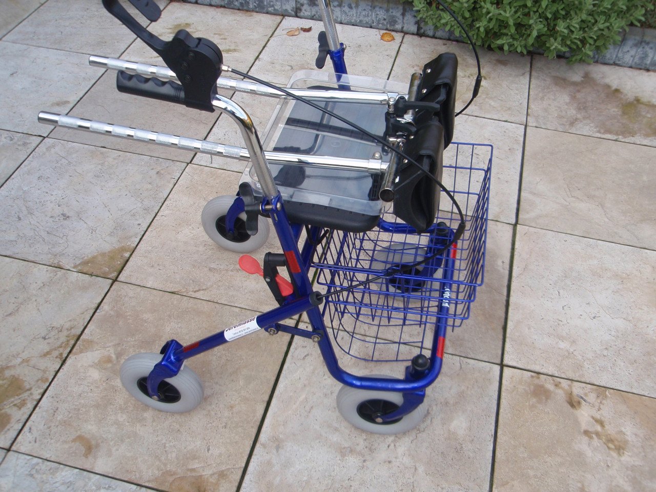 Zgan Premis Provo rollator met onderarmschalen geheel naar wens instelbaar