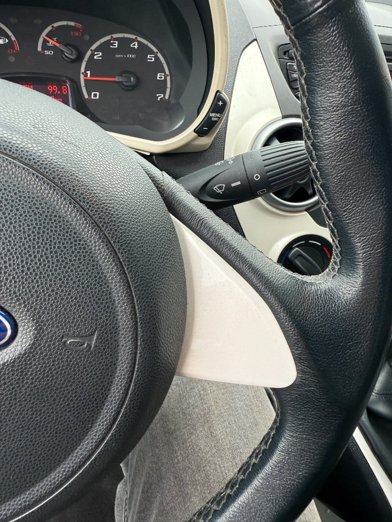 Ford KA 1.2 - titanium x - airco