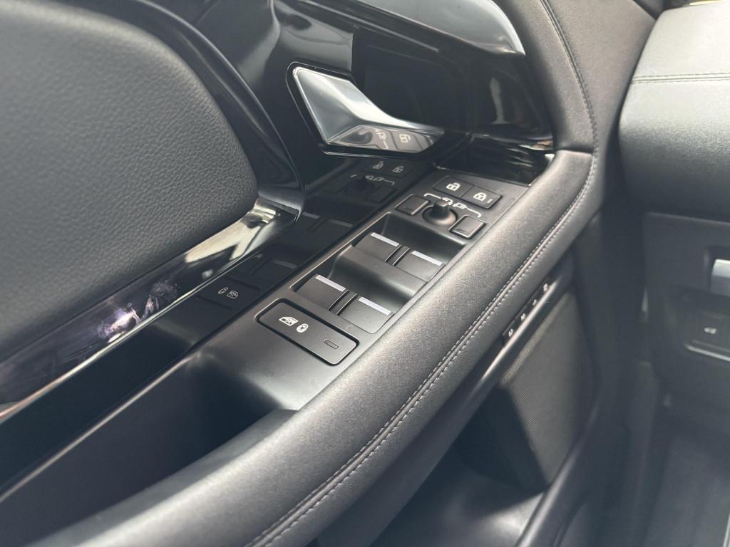 Land Rover Range Rover 1.5 p300e awd r-dynamic hse soh 90% volle opties!